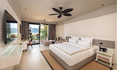 Deluxe Garden Sea View Room